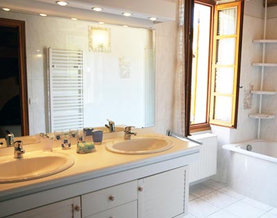 Grand gite avec piscine